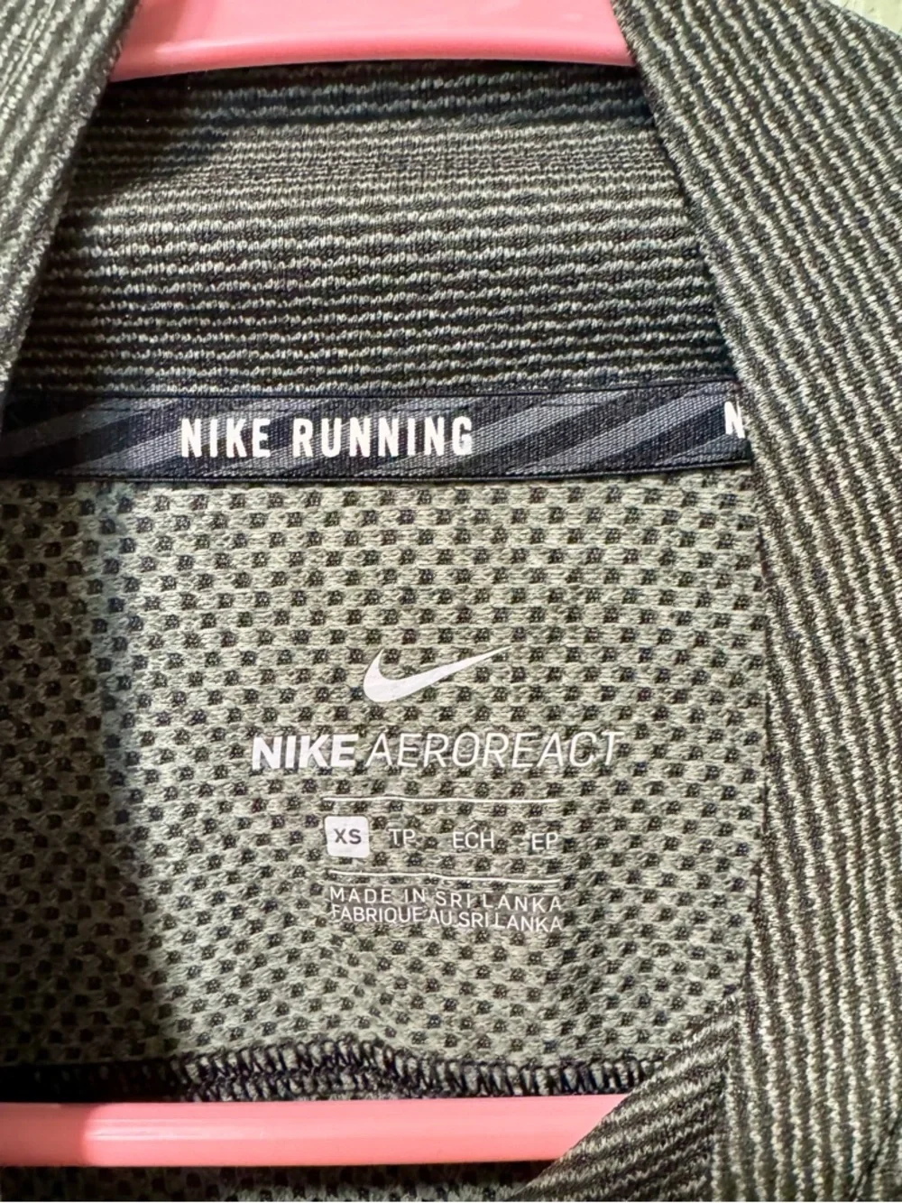 Nike Aeroreact Olive Green Running Top size XS
